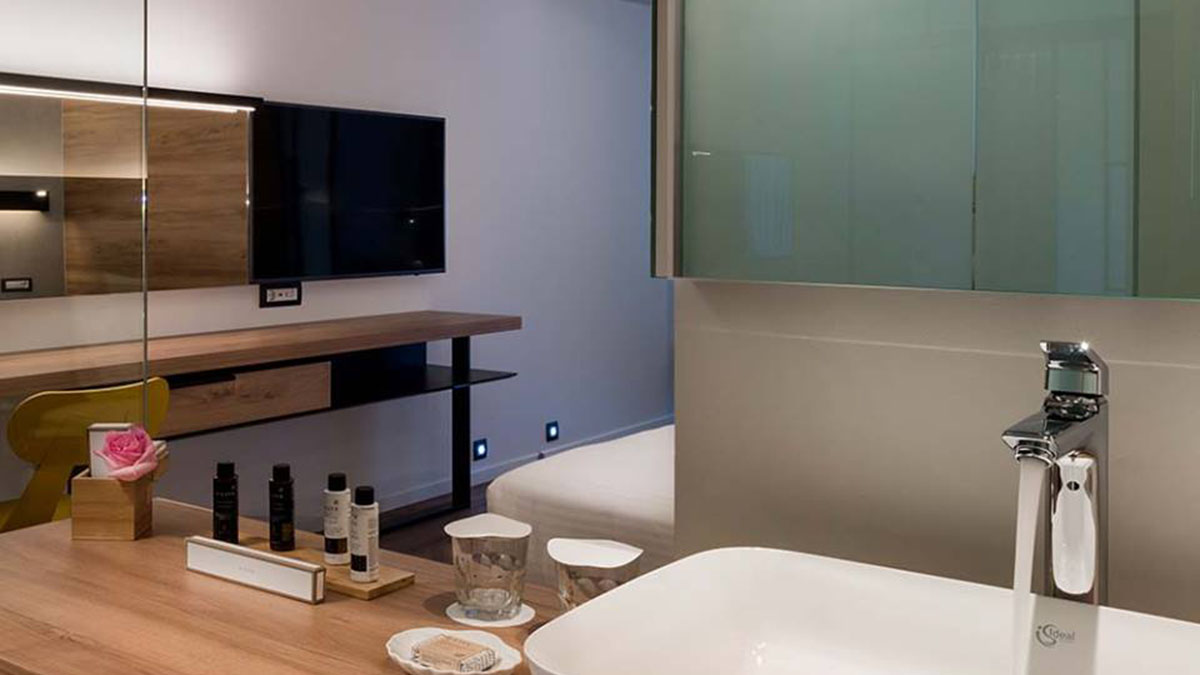 Junior Suite Pool View 